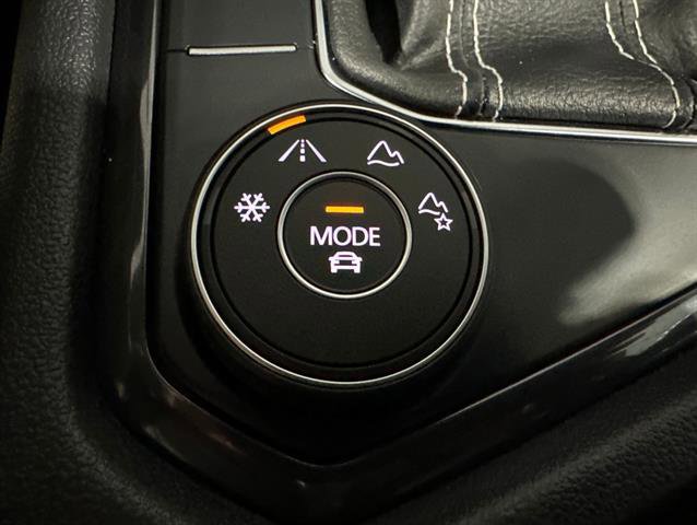 Certified 2024 Volkswagen Tiguan SE R-Line image 29