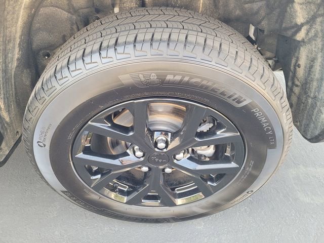 Used 2024 Jeep Grand Cherokee Altitude image 25