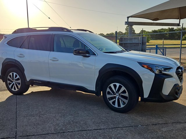 Used 2024 Subaru Outback Premium image 3