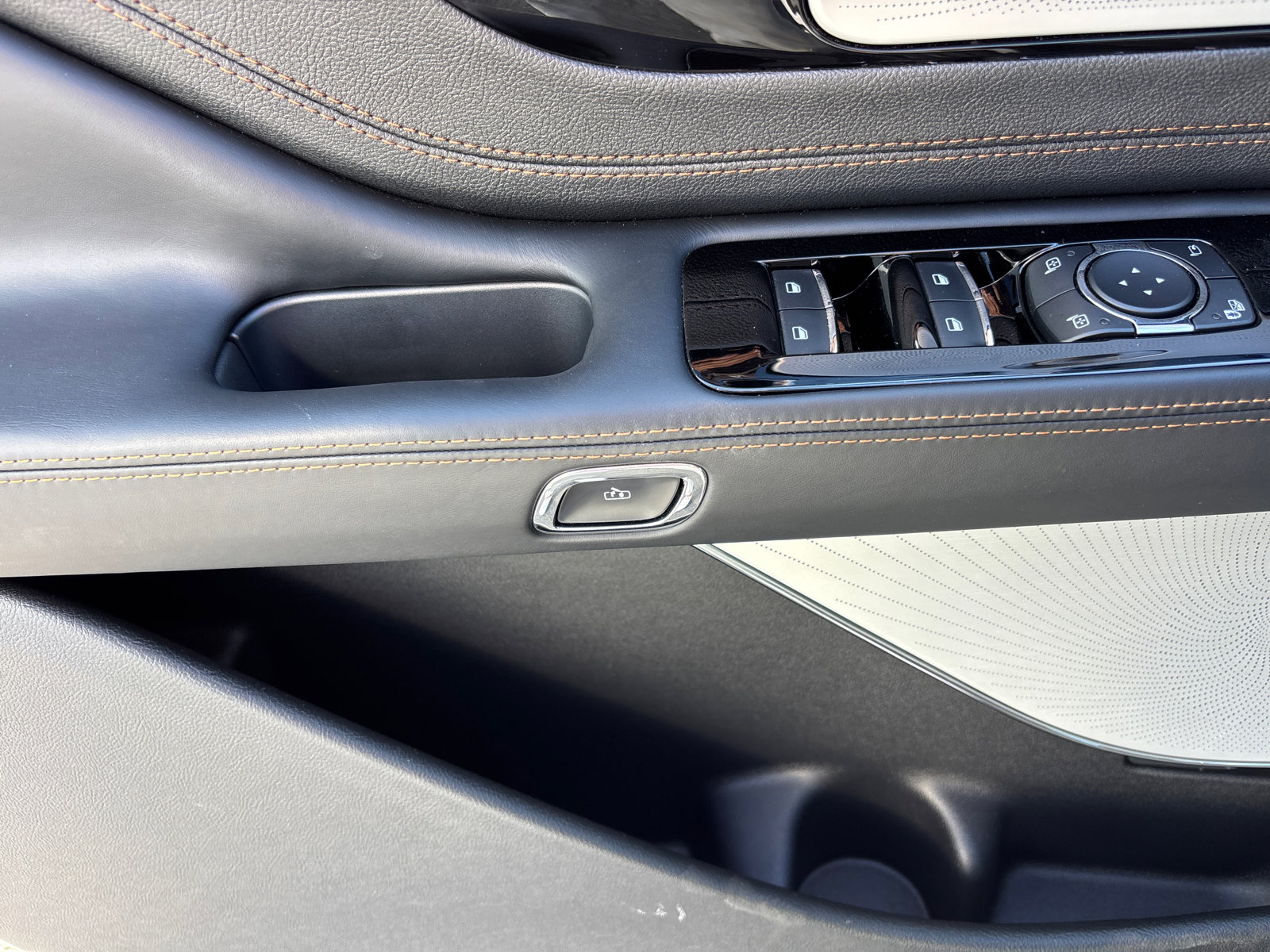 New 2025 Lincoln Aviator Black Label image 14