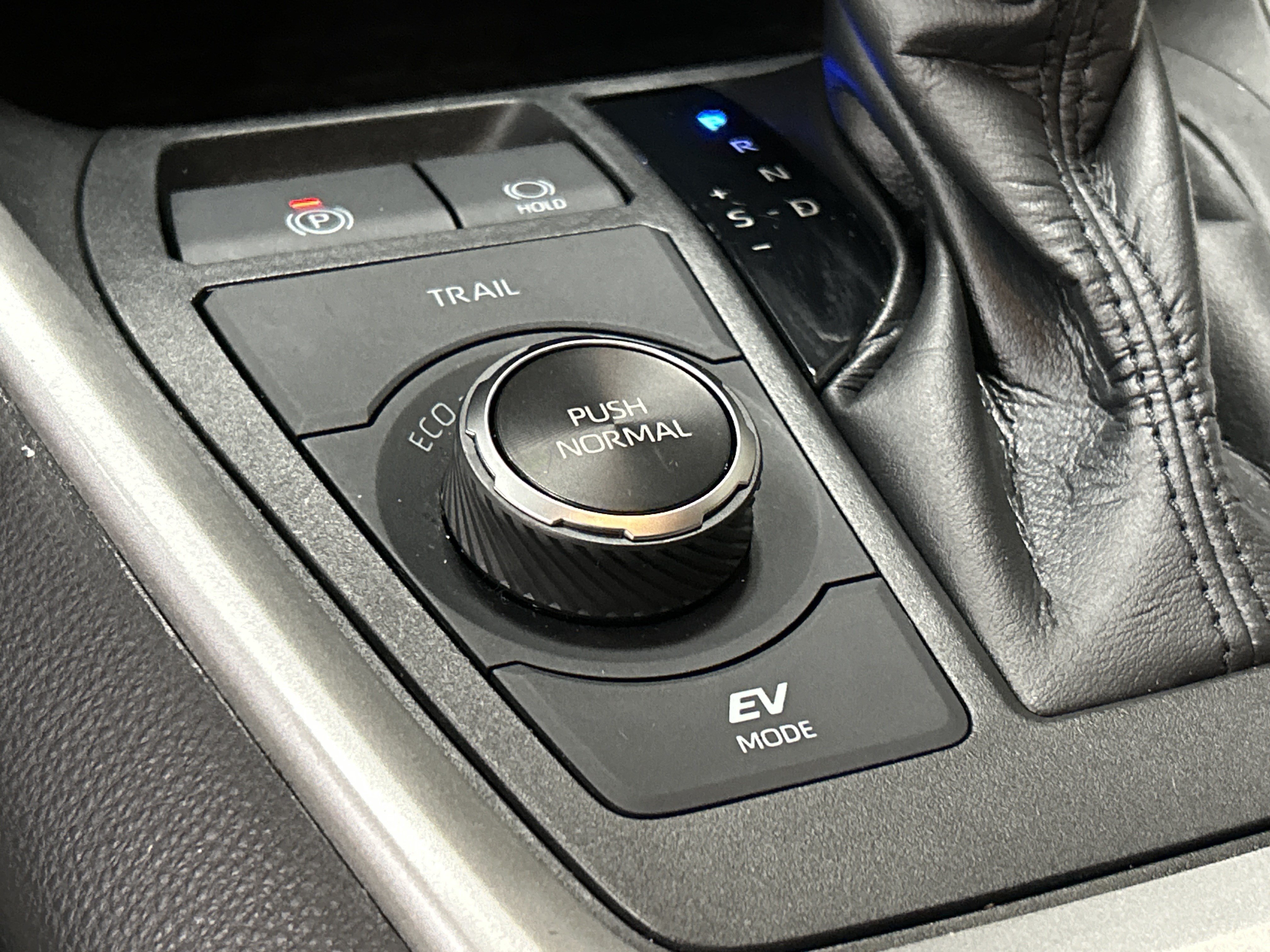 Certified 2021 Toyota RAV4 XLE AWD/4WD image 28
