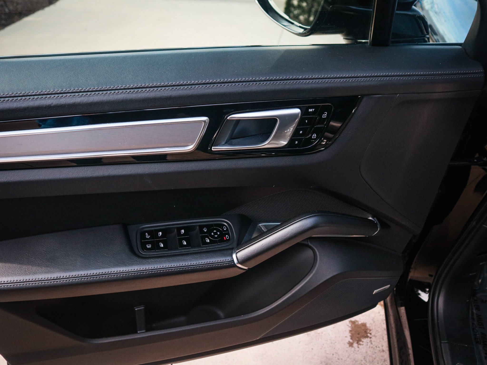 Used 2021 Porsche Cayenne Turbo S image 15