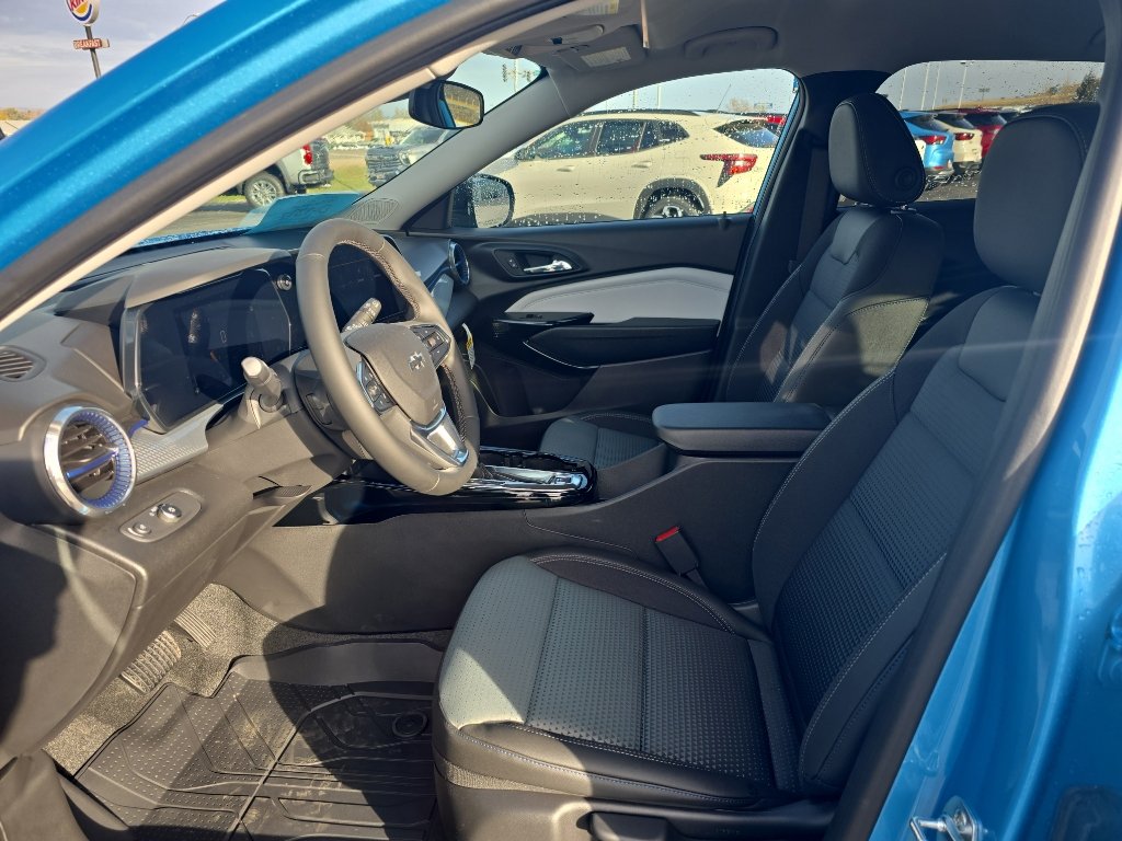 New 2026 Chevrolet Trax LT w/ Driver Confidence Package image 9