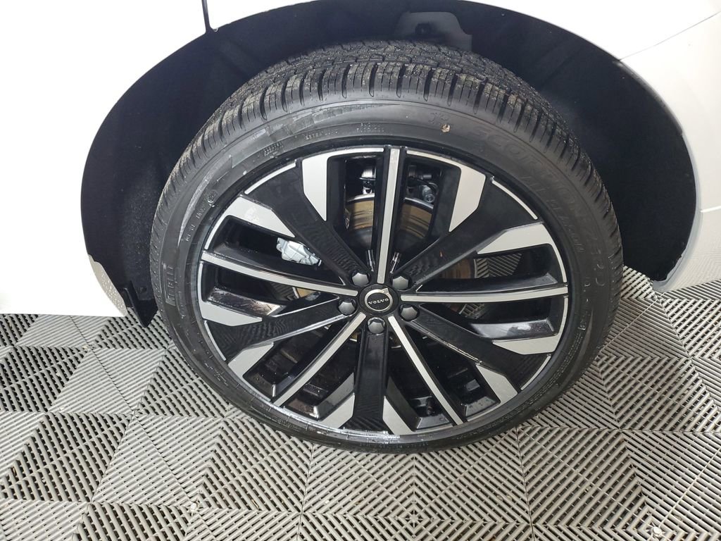 Used 2026 Volvo XC60 B5 Ultra w/ Protection Package Premier image 10