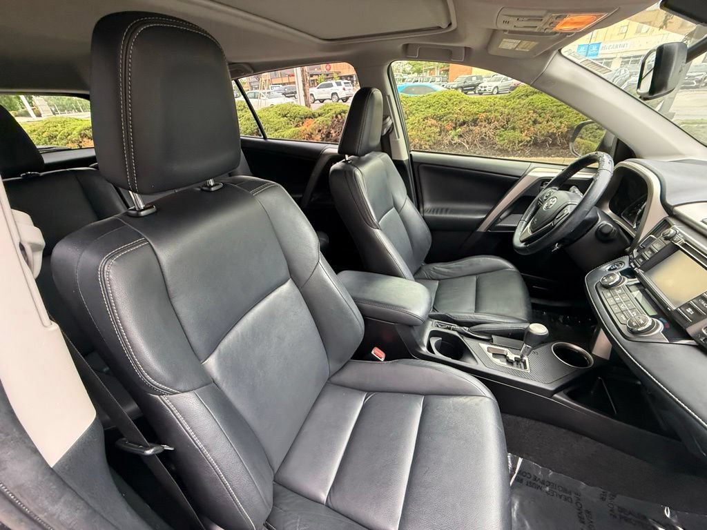 Used 2015 Toyota RAV4 Limited AWD/4WD image 37