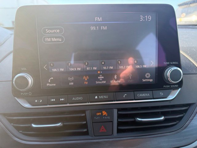 Used 2025 Nissan Altima 2.5 SV FWD image 27