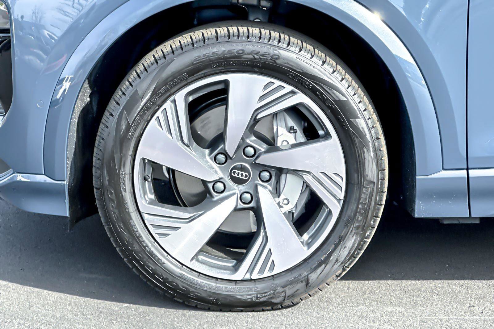 New 2025 Audi Q6 e-tron Premium Plus image 25