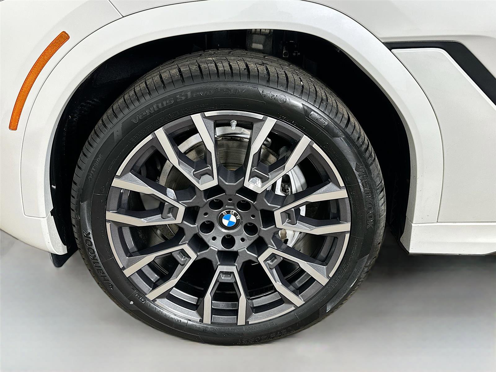 Certified 2024 BMW X6 xDrive40i image 33