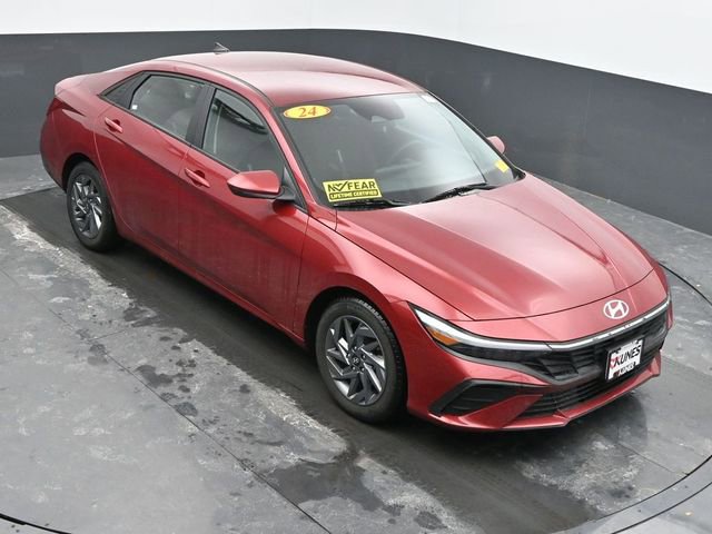 Used 2024 Hyundai Elantra SEL image 35