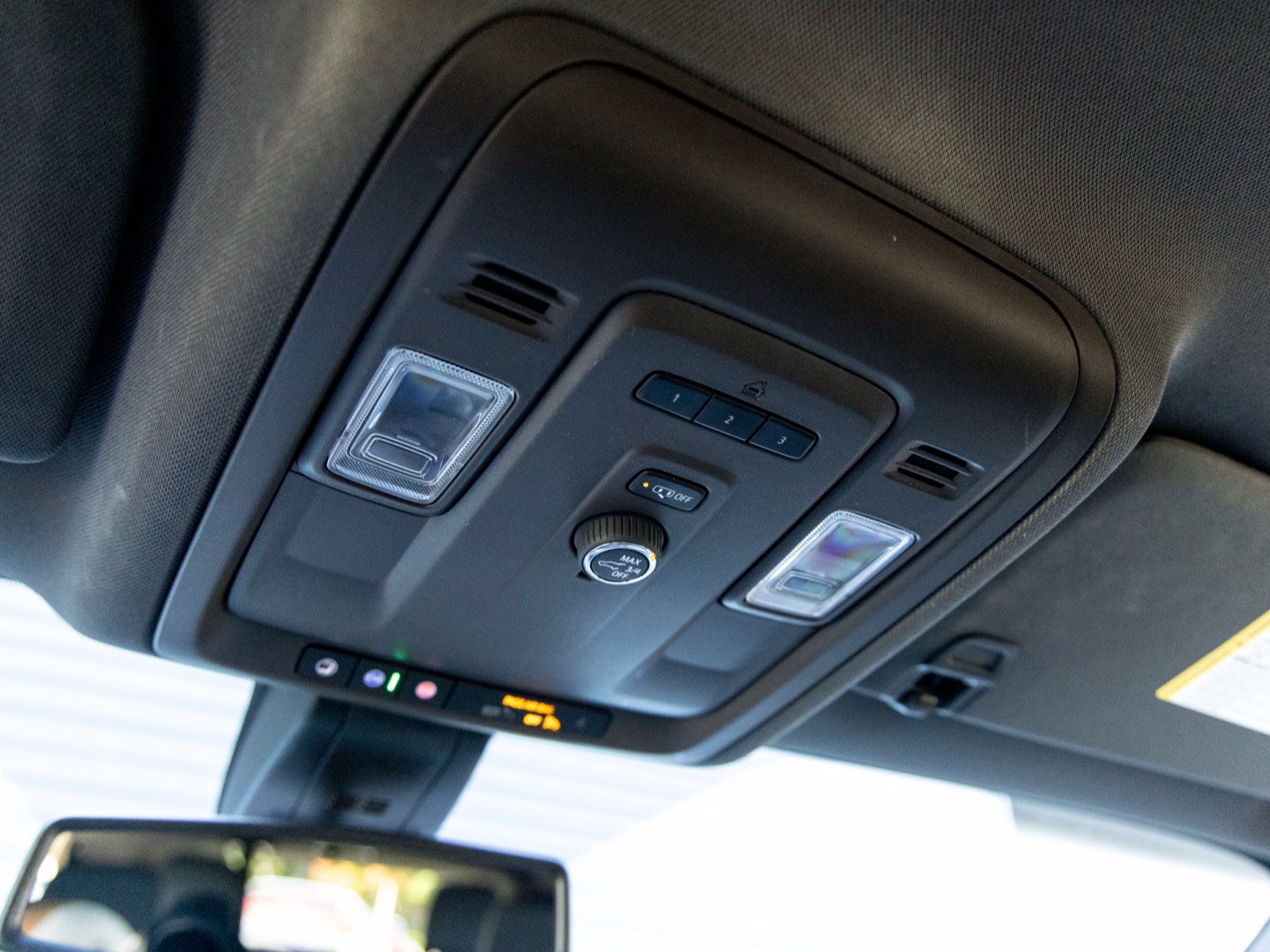 Used 2021 GMC Yukon SLT RWD image 18