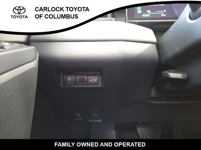 Used 2026 Toyota RAV4 XSE AWD/4WD image 24