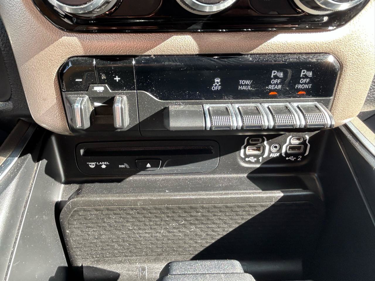 Used 2019 RAM 1500 Laramie AWD/4WD image 27