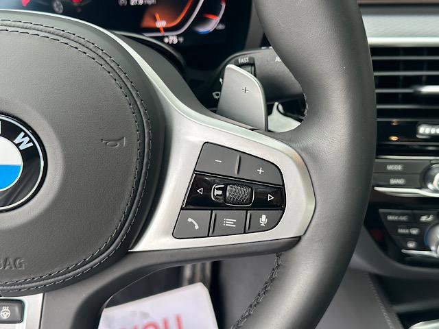 Used 2021 BMW M550i xDrive w/ Dynamic Handling Package image 25