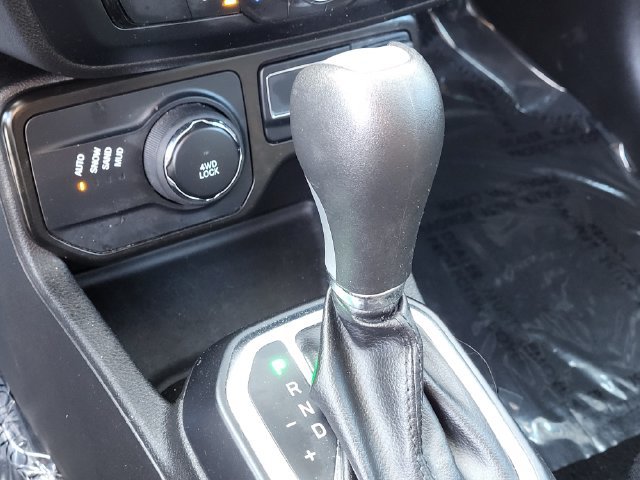 Used 2023 Jeep Renegade Altitude AWD/4WD image 19