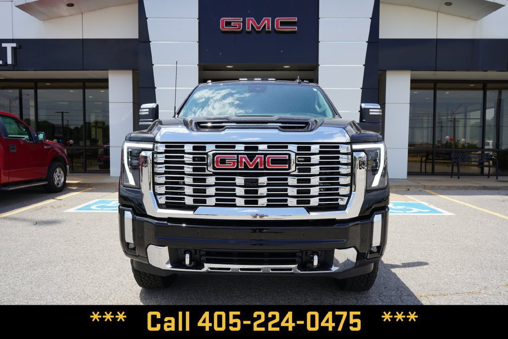 New 2026 GMC Sierra 2500 Denali w/ Denali Reserve Package AWD/4WD image 3