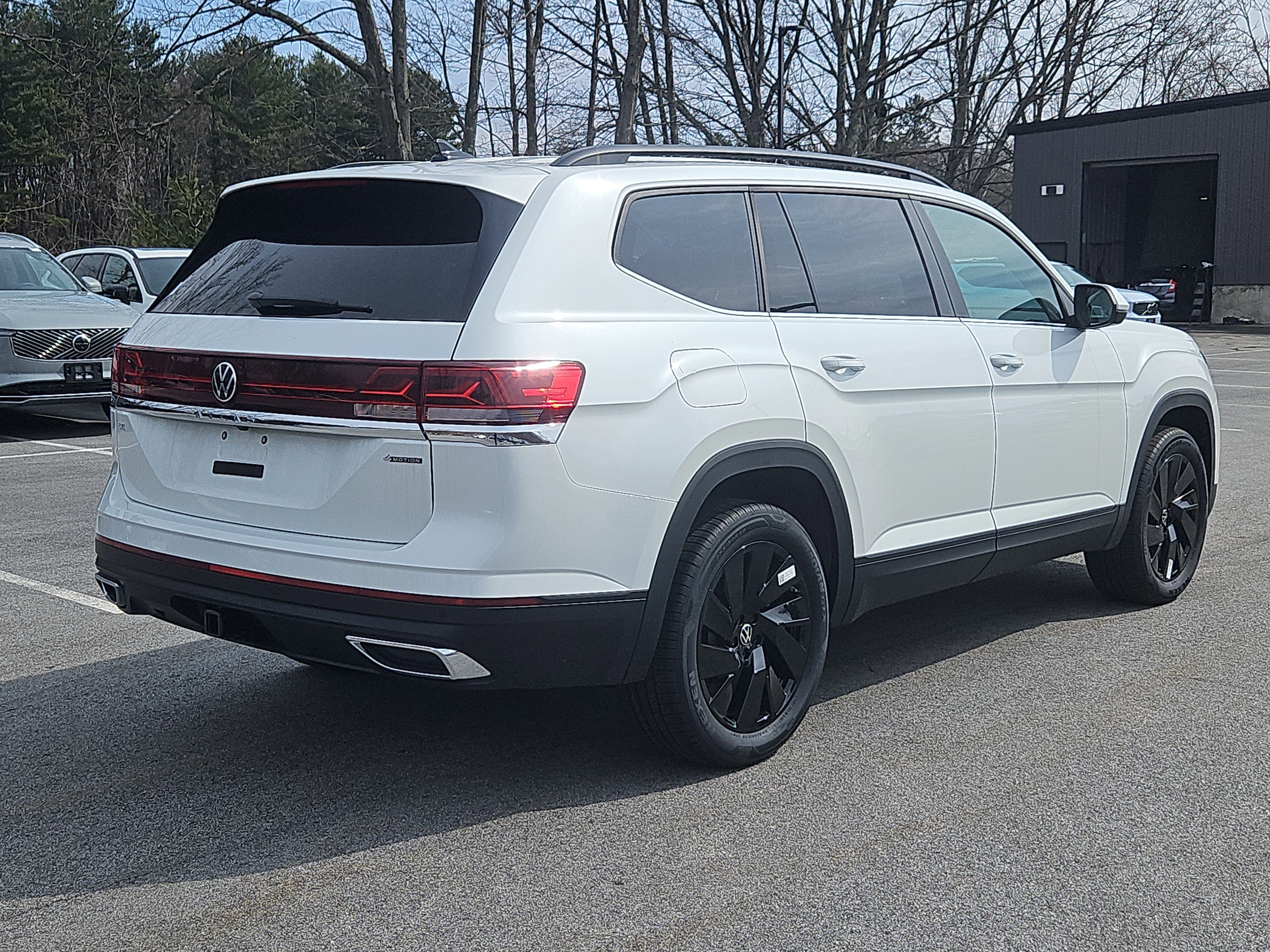 New 2026 Volkswagen Atlas SE image 2