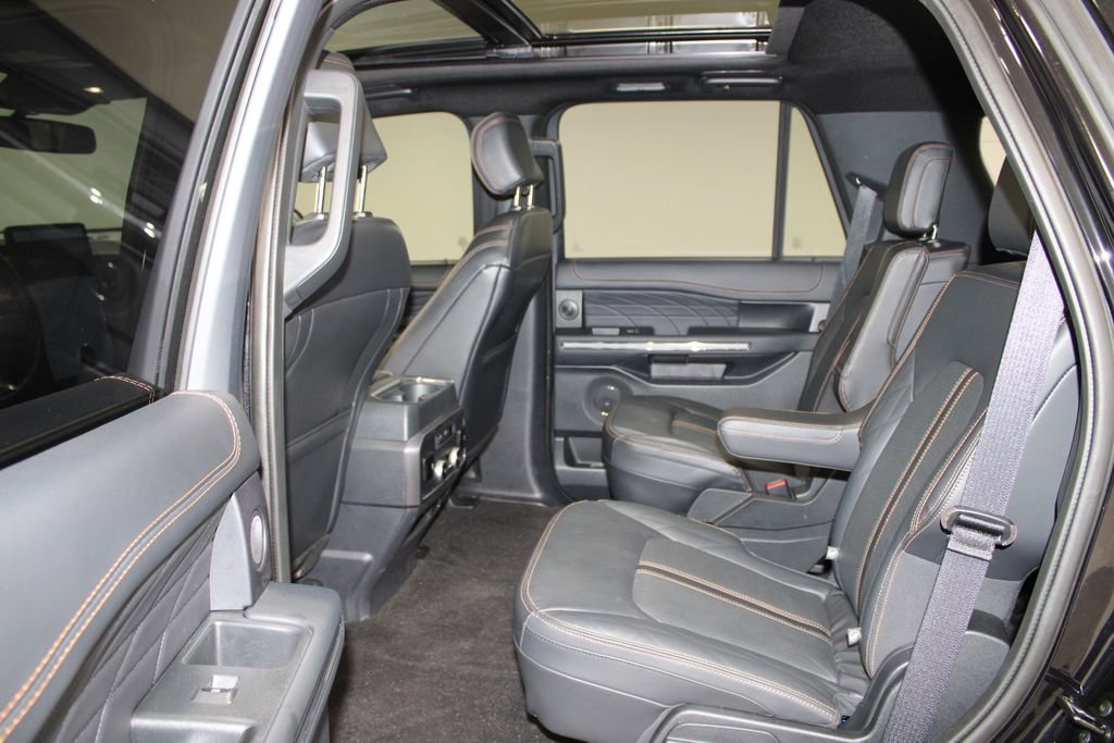 Used 2023 Ford Expedition Platinum image 19