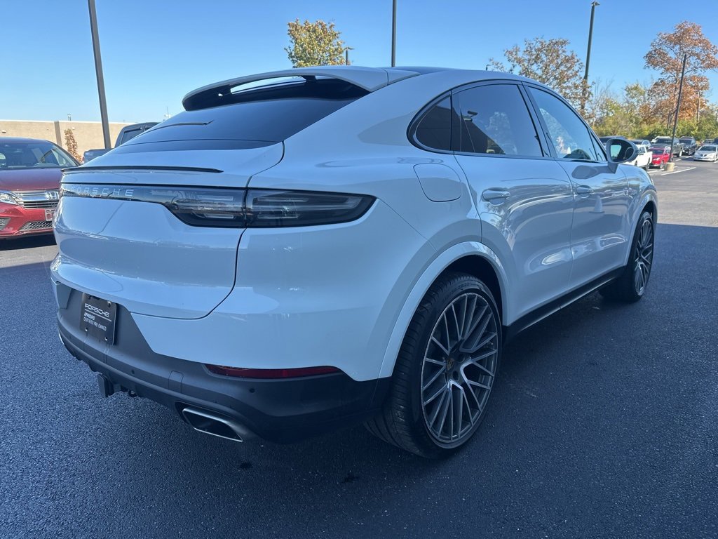 Certified 2023 Porsche Cayenne Platinum Edition image 5