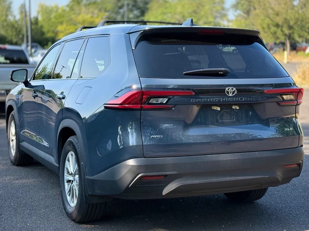 Certified 2024 Toyota Grand Highlander AWD image 3
