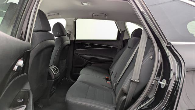 Used 2019 Kia Sorento L image 17