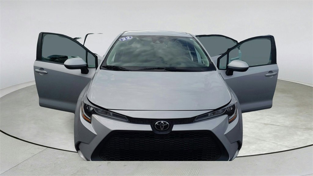 Used 2022 Toyota Corolla LE image 9