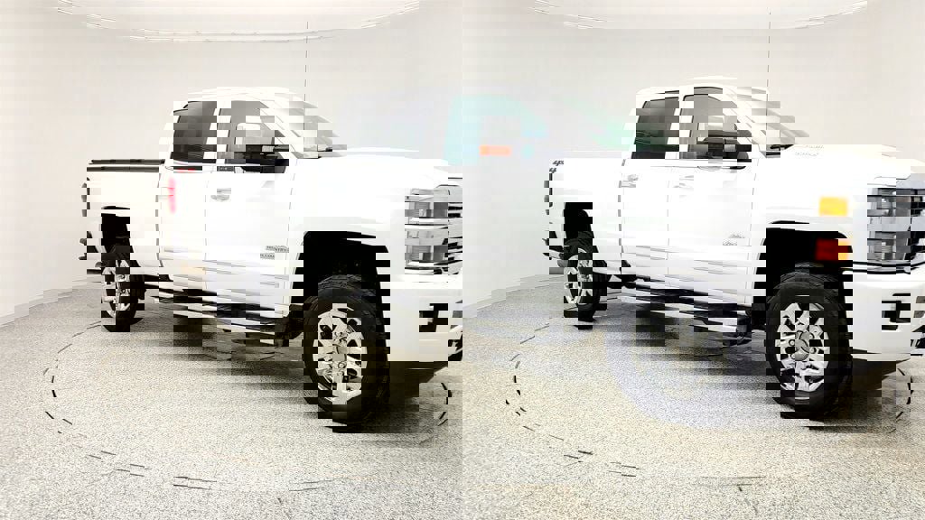 Used 2019 Chevrolet Silverado 3500 High Country w/ Duramax Plus Package image 3