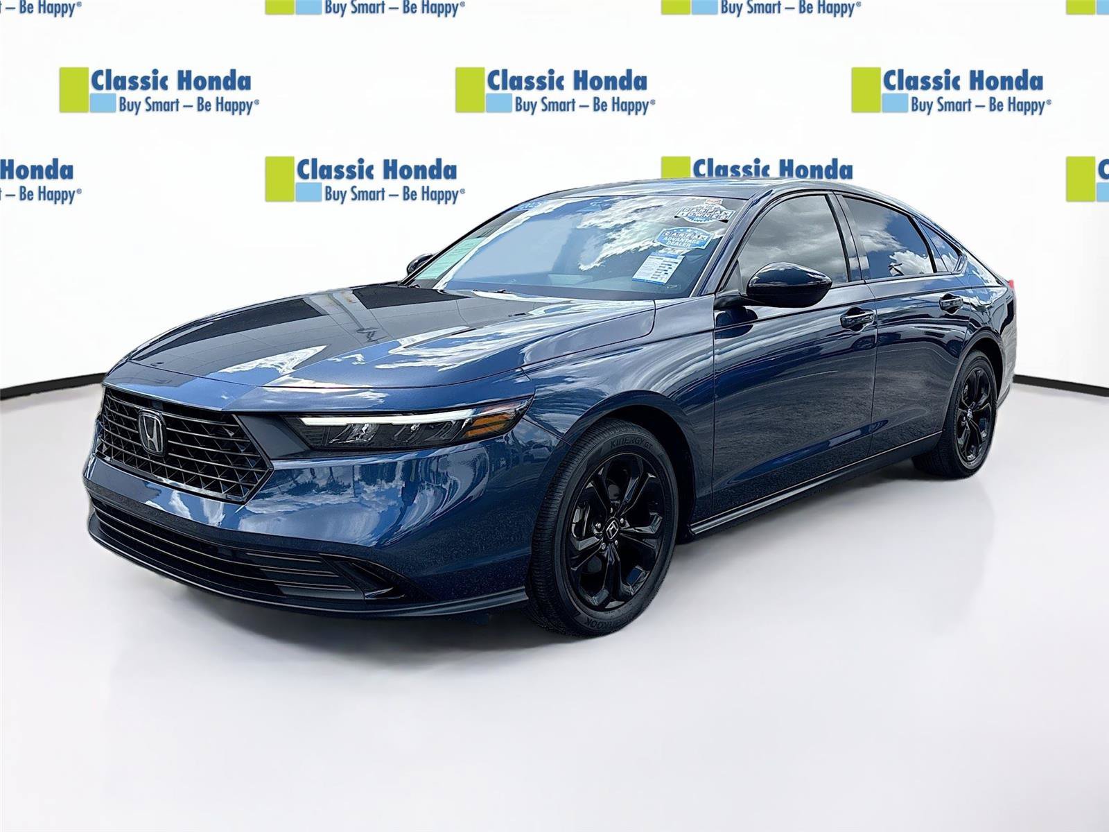Certified 2025 Honda Accord SE image 3