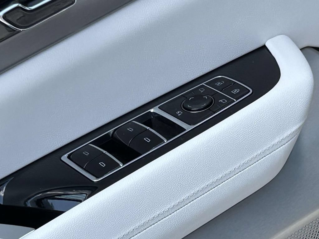 New 2027 Cadillac Vistiq Luxury AWD/4WD image 18