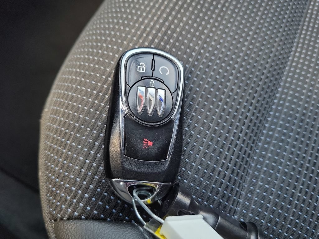 Used 2025 Buick Envista Preferred FWD image 30