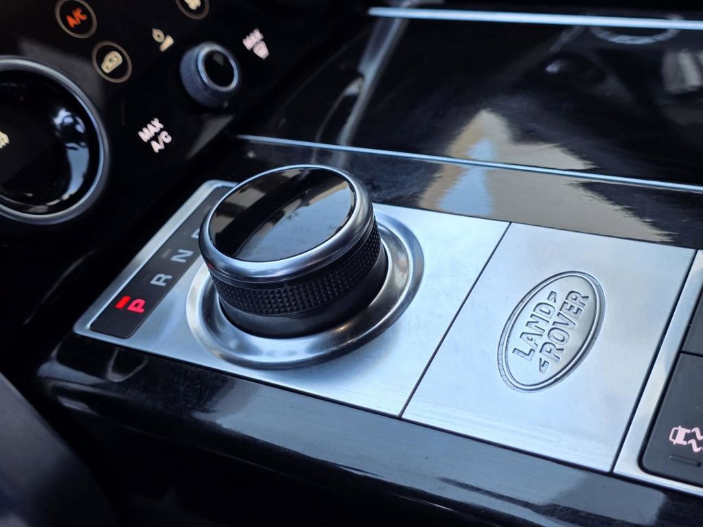 Used 2020 Land Rover Range Rover HSE image 31