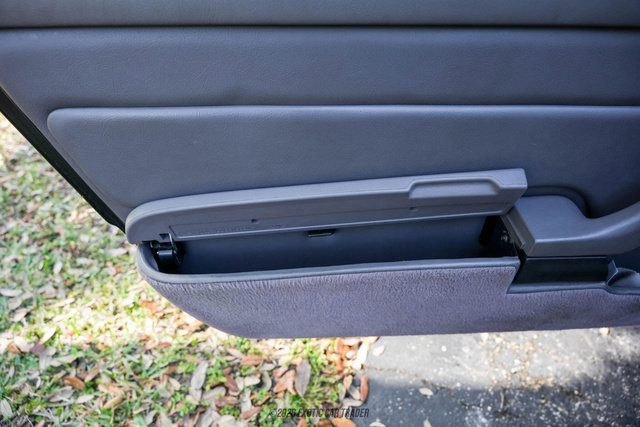 Used 1995 Porsche 911 Carrera image 33