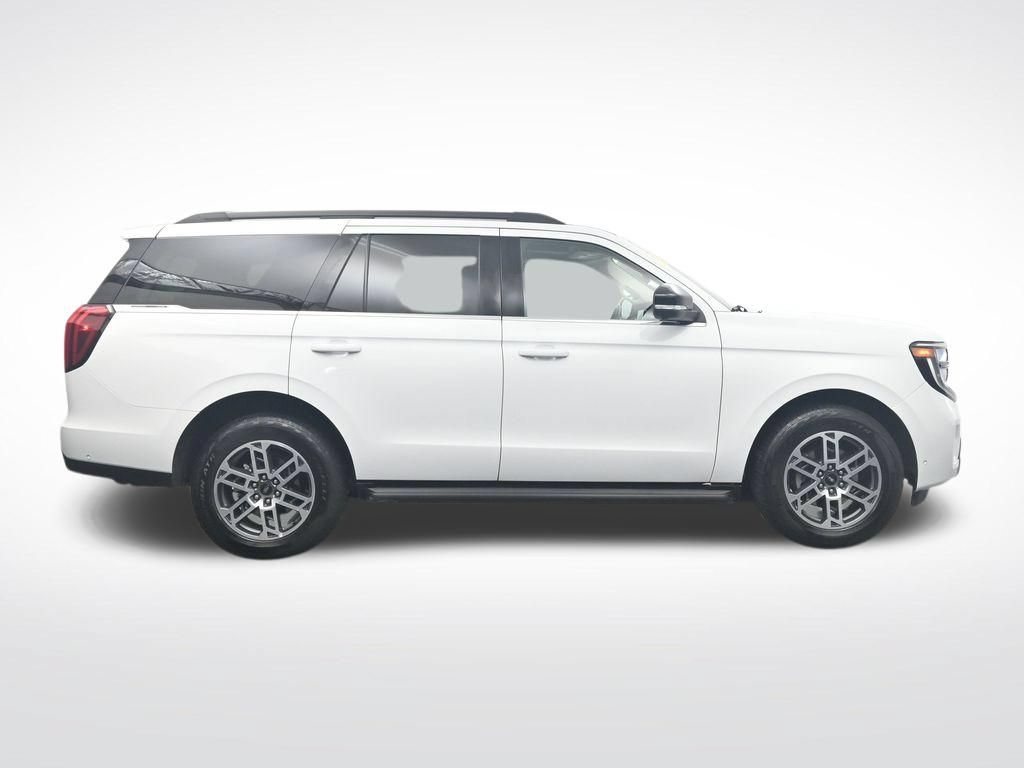Used 2025 Ford Expedition Active AWD/4WD image 4