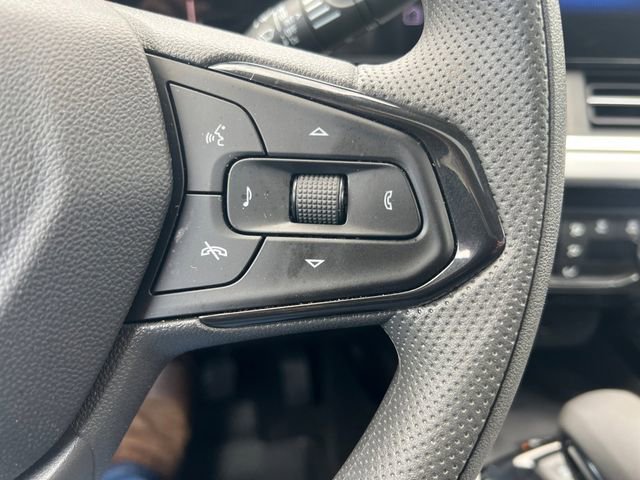 Used 2025 Chevrolet Trax LT w/ Sunroof Package FWD image 23