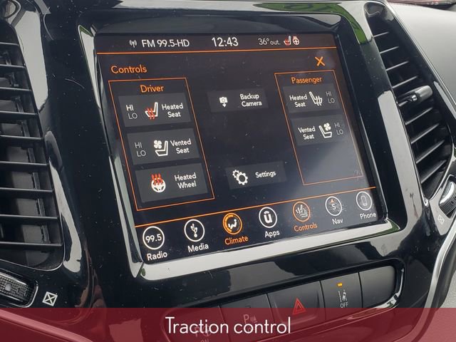 Used 2019 Jeep Cherokee Overland w/ Technology Group image 32