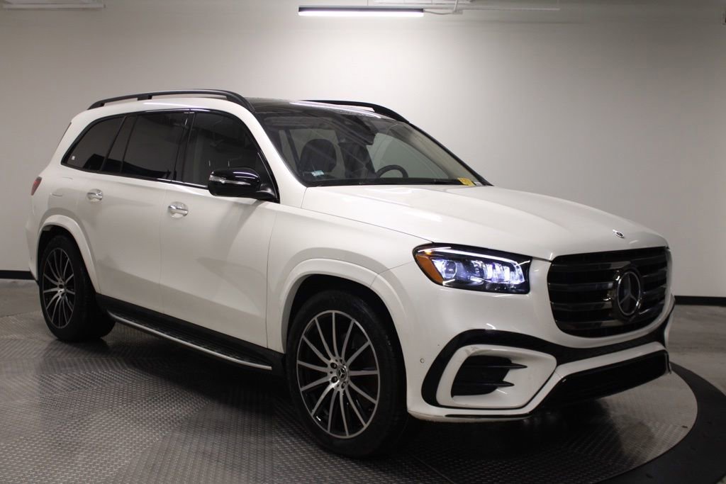 Used 2024 Mercedes-Benz GLS 450 4MATIC image 9