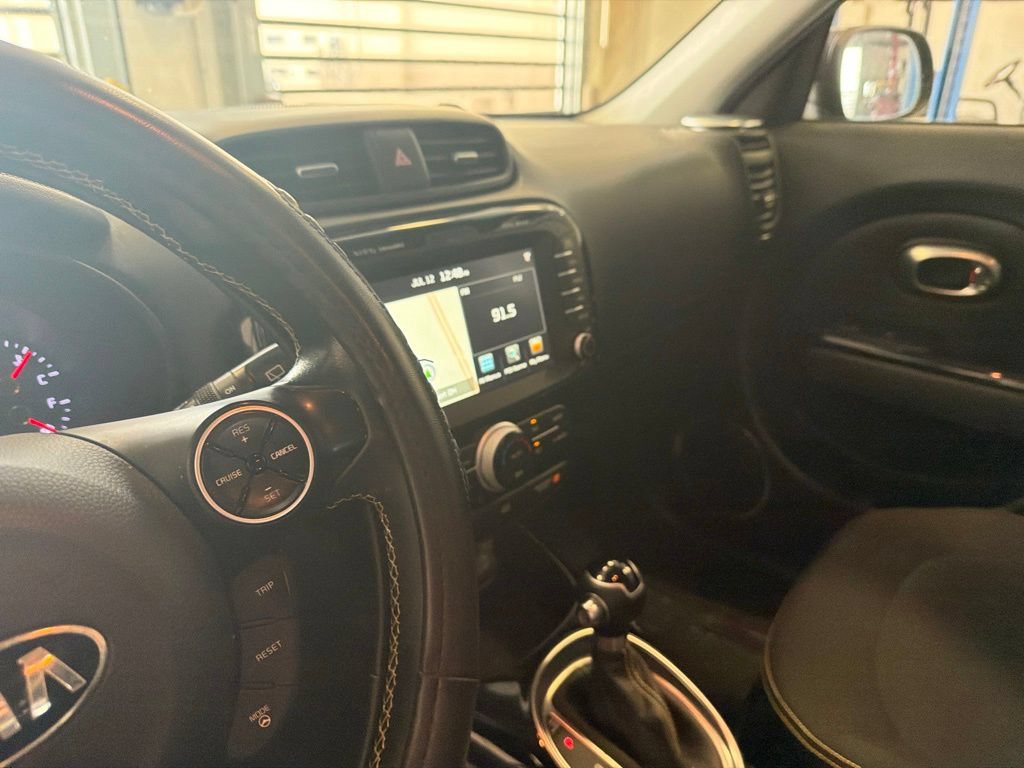 Used 2014 Kia Soul + w/ Audio Package FWD image 4