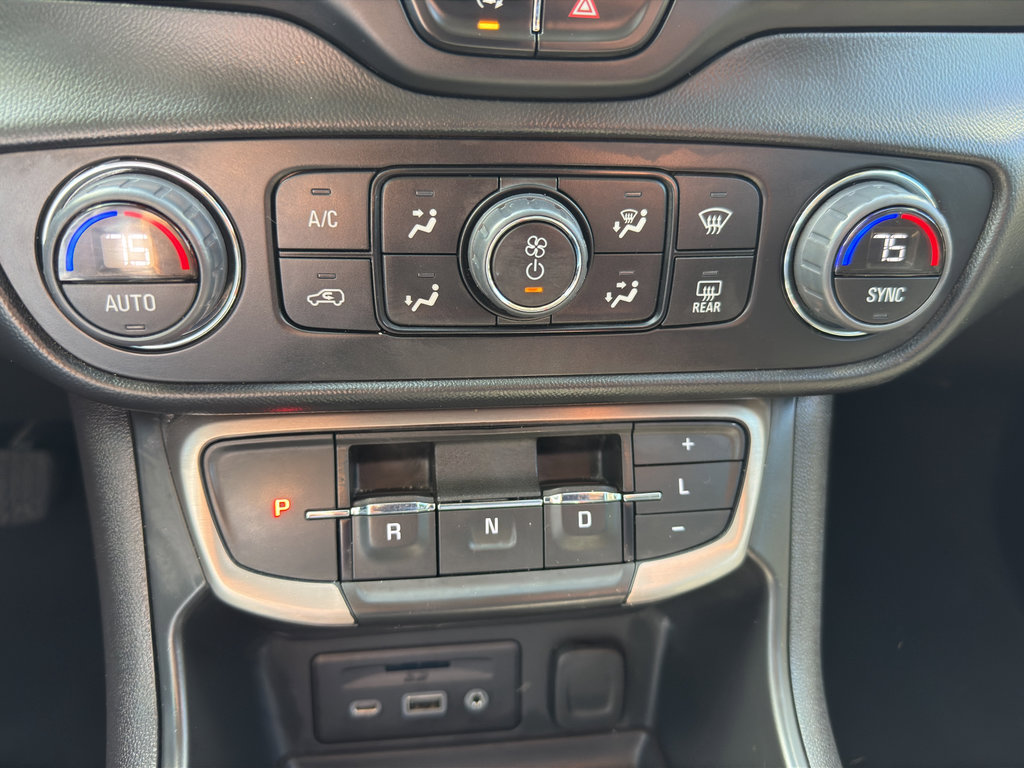 Used 2023 GMC Terrain Denali w/ Denali Premium Package image 20