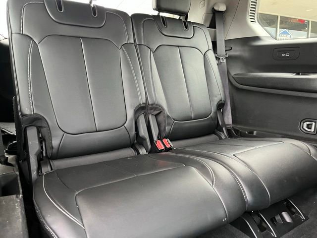 Used 2022 Jeep Grand Cherokee L Limited AWD/4WD image 29