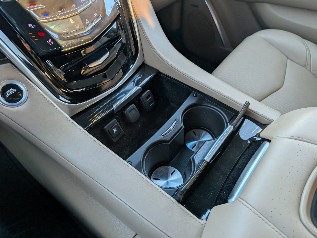 Used 2018 Cadillac Escalade Platinum image 24