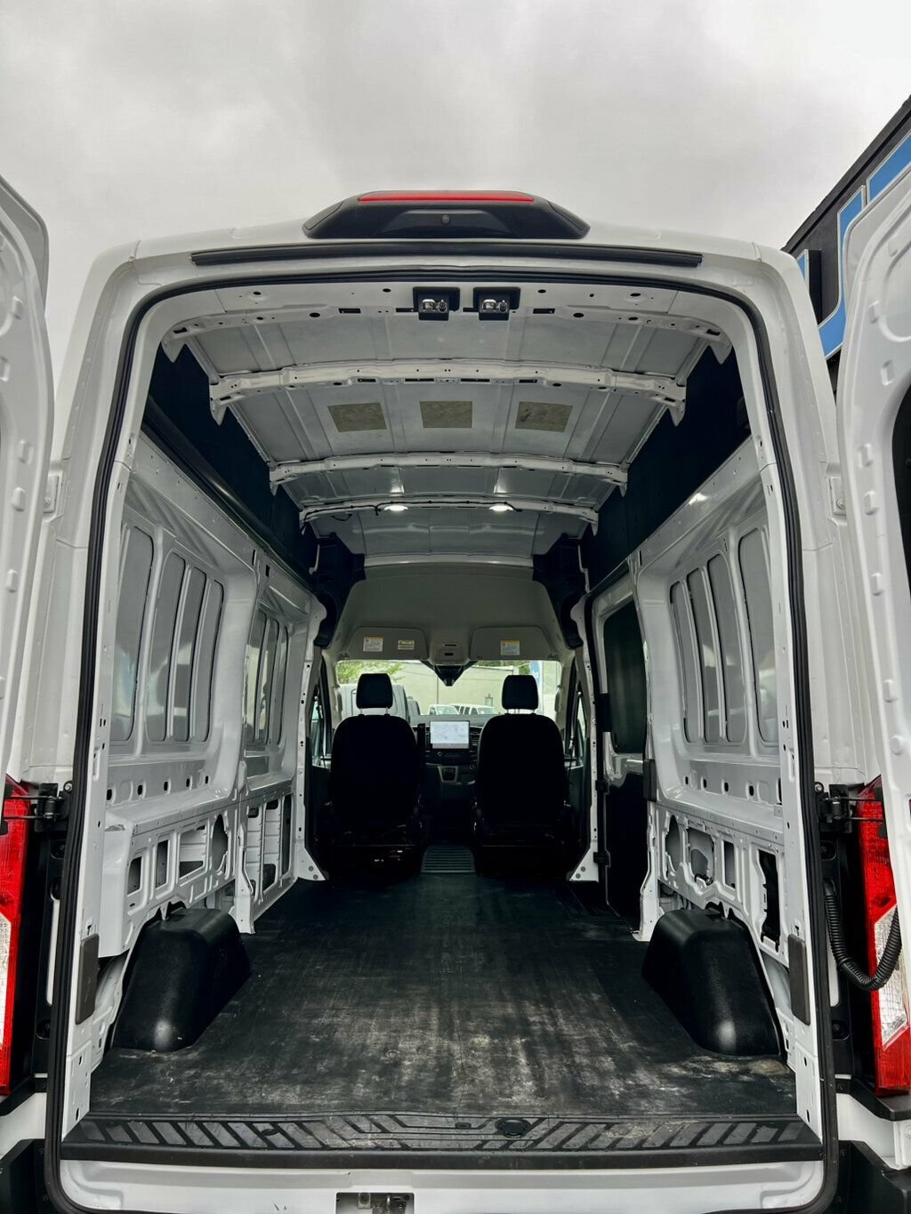 Used 2023 Ford E-Transit 148 High Roof w/ Load Area Protection Package RWD image 8