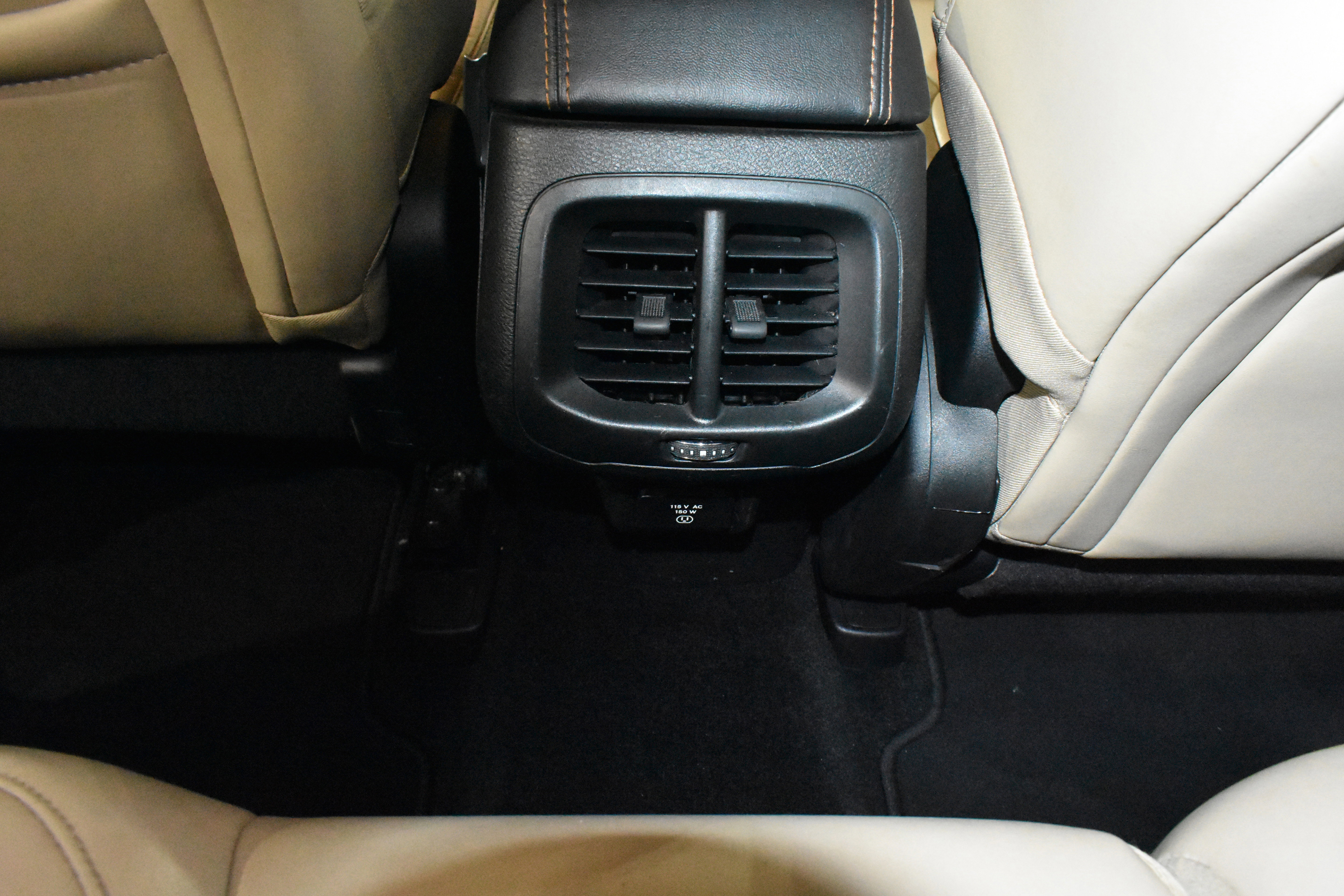 Used 2015 Jeep Cherokee Limited image 30