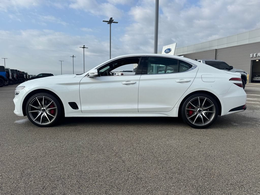 Used 2025 Genesis G70 2.5T RWD image 3