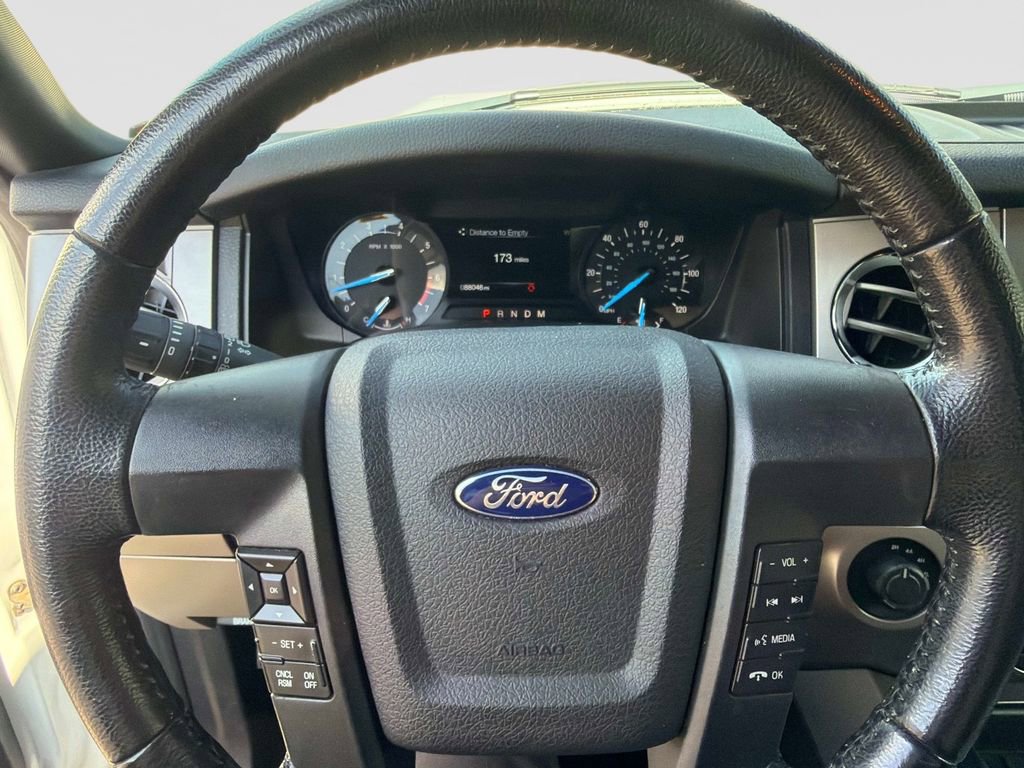 Used 2017 Ford Expedition XLT AWD/4WD image 27