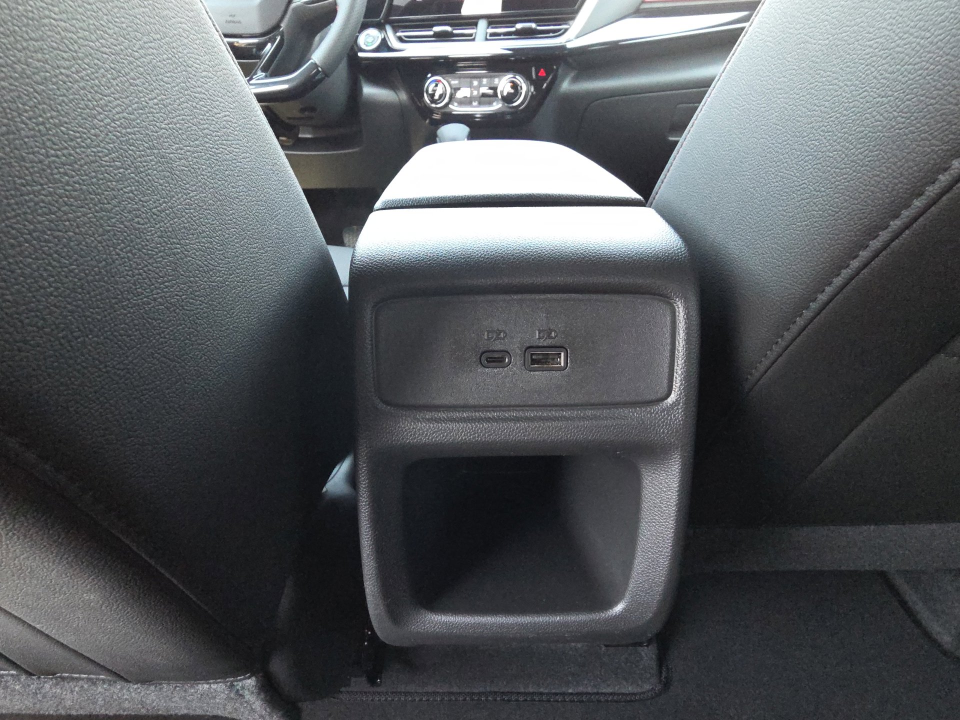 New 2026 Chevrolet Trax RS w/ Driver Confidence Package image 30