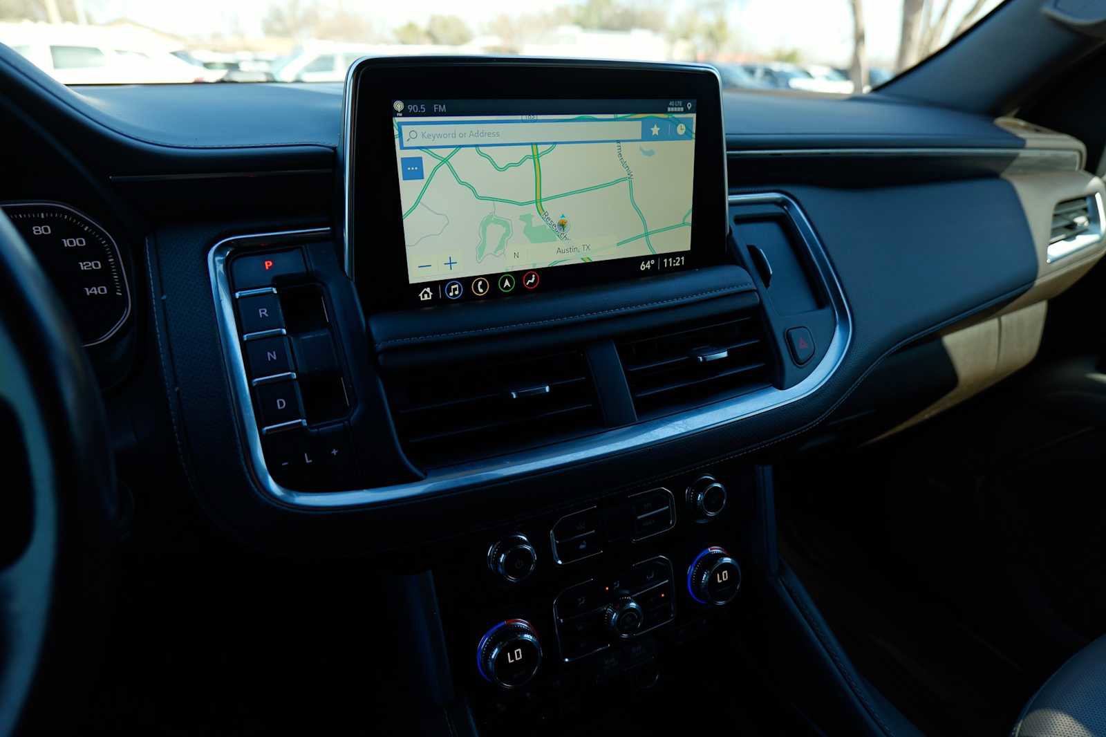 Used 2021 GMC Yukon XL SLT w/ SLT Luxury Plus Package image 16