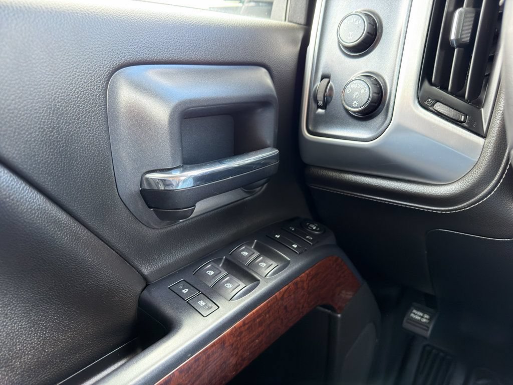 Used 2019 GMC Sierra 3500 SLE w/ SLE Fleet Preferred Package AWD/4WD image 17