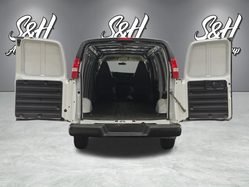 Used 2024 GMC Savana 3500 Extended RWD image 24
