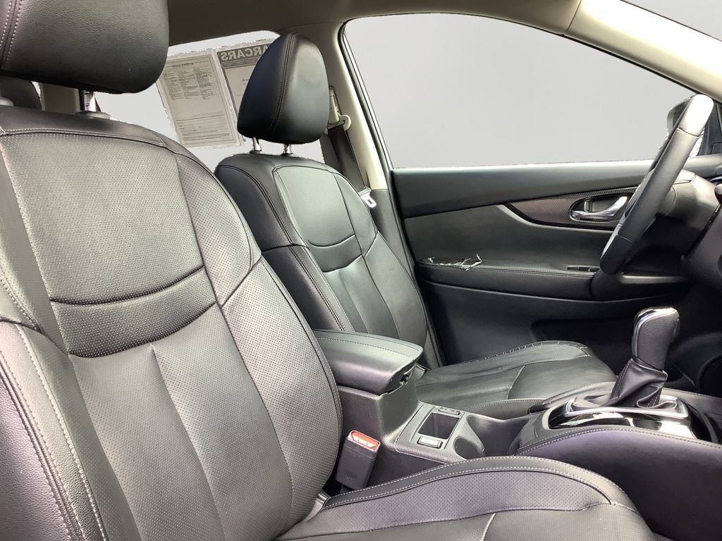 Used 2017 Nissan Rogue SL w/ SL Premium Package image 12