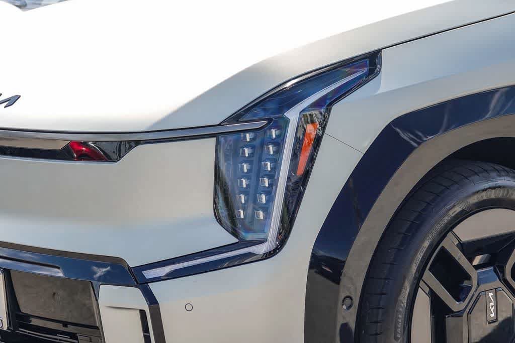 Certified 2024 Kia EV9 GT-Line AWD/4WD image 8