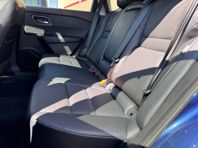 Used 2021 Nissan Rogue SV image 7